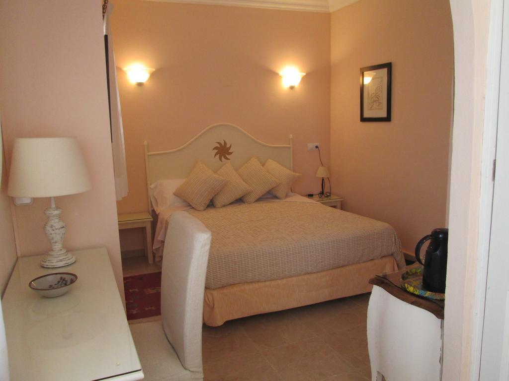 Fowlers Hotel Кала де Ор Экстерьер фото